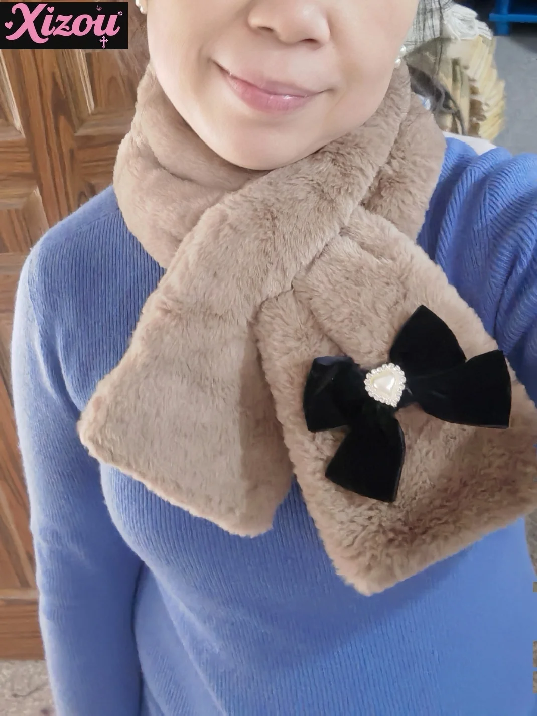 Японский элегантный стильный плюшевый шарф с милым бантом, рисовый верблюд, имитация кроличьей шерсти, зимний теплый утолщенный простой теплый шарф для женщин
Японский элегантный стильный плюшевый шарф с милым бантом, рисовый верблюд, имитация кроличьей шерсти, зимний теплый утолщенный простой теплый шарф для женщин