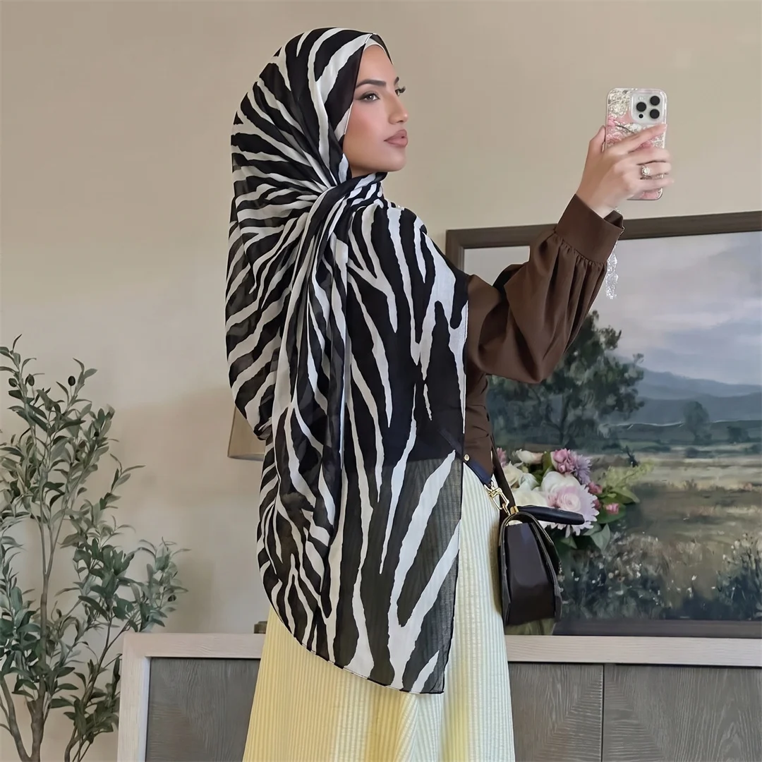 Fashion Print Rayon Hijab Scarf Muslim Women Headscarf Wrap Soft Light Breathable Islamic Turban Shawl for Girls Gift and Travel
Fashion Print Rayon Hijab Scarf Muslim Women Headscarf Wrap Soft Light Breathable Islamic Turban Shawl for Girls Gift and Travel