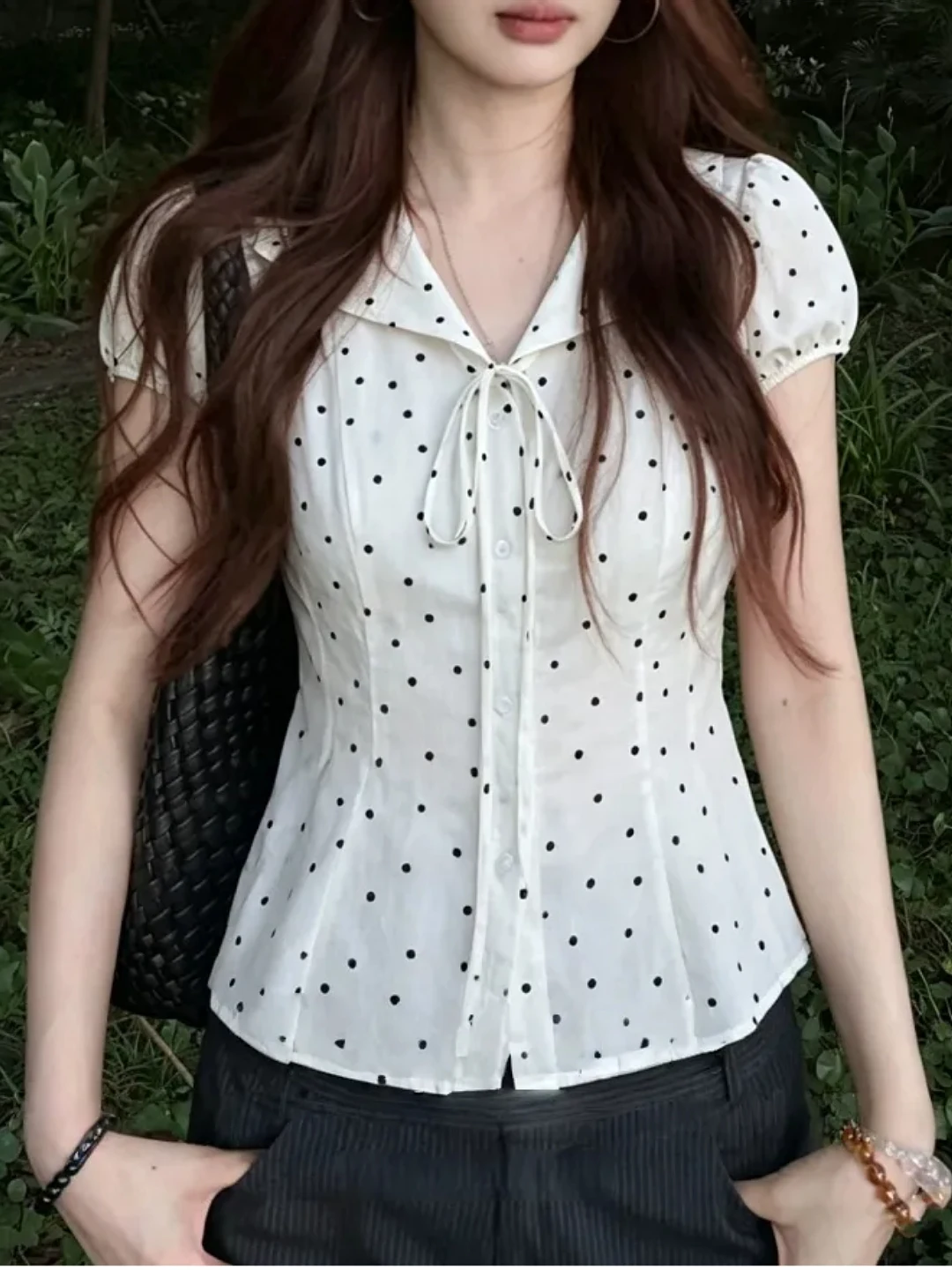 plus Size Polka Dot Bow Tie Short Sleeve Shirt Women's Summer Unique Beautiful Top Comfortable Breathable Korean Style Slim Fit
plus Size Polka Dot Bow Tie Short Sleeve Shirt Women's Summer Unique Beautiful Top Comfortable Breathable Korean Style Slim Fit