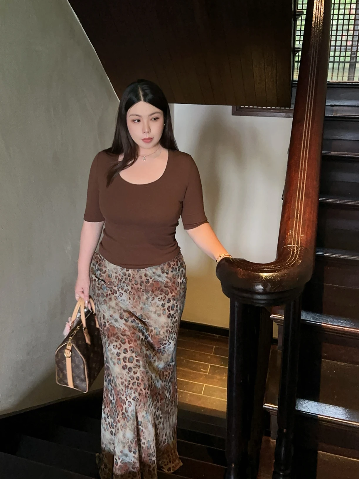 Elegant Commuter Style plus Size Knitted Short Sleeve T-Shirt Casual Loose Fit Pure Desire Women's Fashion Spring Summer
Elegant Commuter Style plus Size Knitted Short Sleeve T-Shirt Casual Loose Fit Pure Desire Women's Fashion Spring Summer