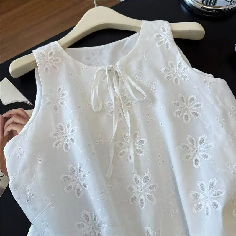 Sweet Spicy Women French Sleeveless Top Summer Hollow Crochet Ruffle Hem White Tie Neck Blouse
Sweet Spicy Women French Sleeveless Top Summer Hollow Crochet Ruffle Hem White Tie Neck Blouse