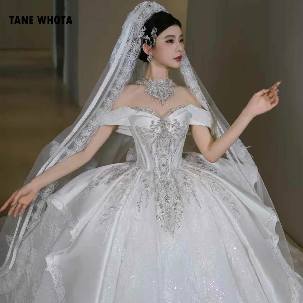 Vestido Noiva Casamento Милое бальное платье с открытыми плечами на шнуровке сзади, расшитое бисером и блестками, высокое качество, свадебное платье по индивидуальному заказу
Vestido Noiva Casamento Милое бальное платье с открытыми плечами на шнуровке сзади, расшитое бисером и блестками, высокое качество, свадебное платье по индивидуальному заказу