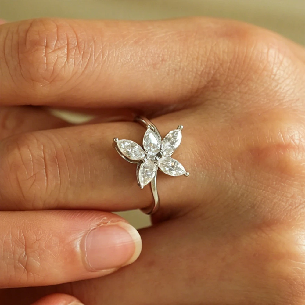 1.5cttw Flower Full Moissanite Ring for Women Pear Marquise Cut Lab Diamond 925 Sterling Silver Twist Wedding Band Jewelry Gifts
1.5cttw Flower Full Moissanite Ring for Women Pear Marquise Cut Lab Diamond 925 Sterling Silver Twist Wedding Band Jewelry Gifts