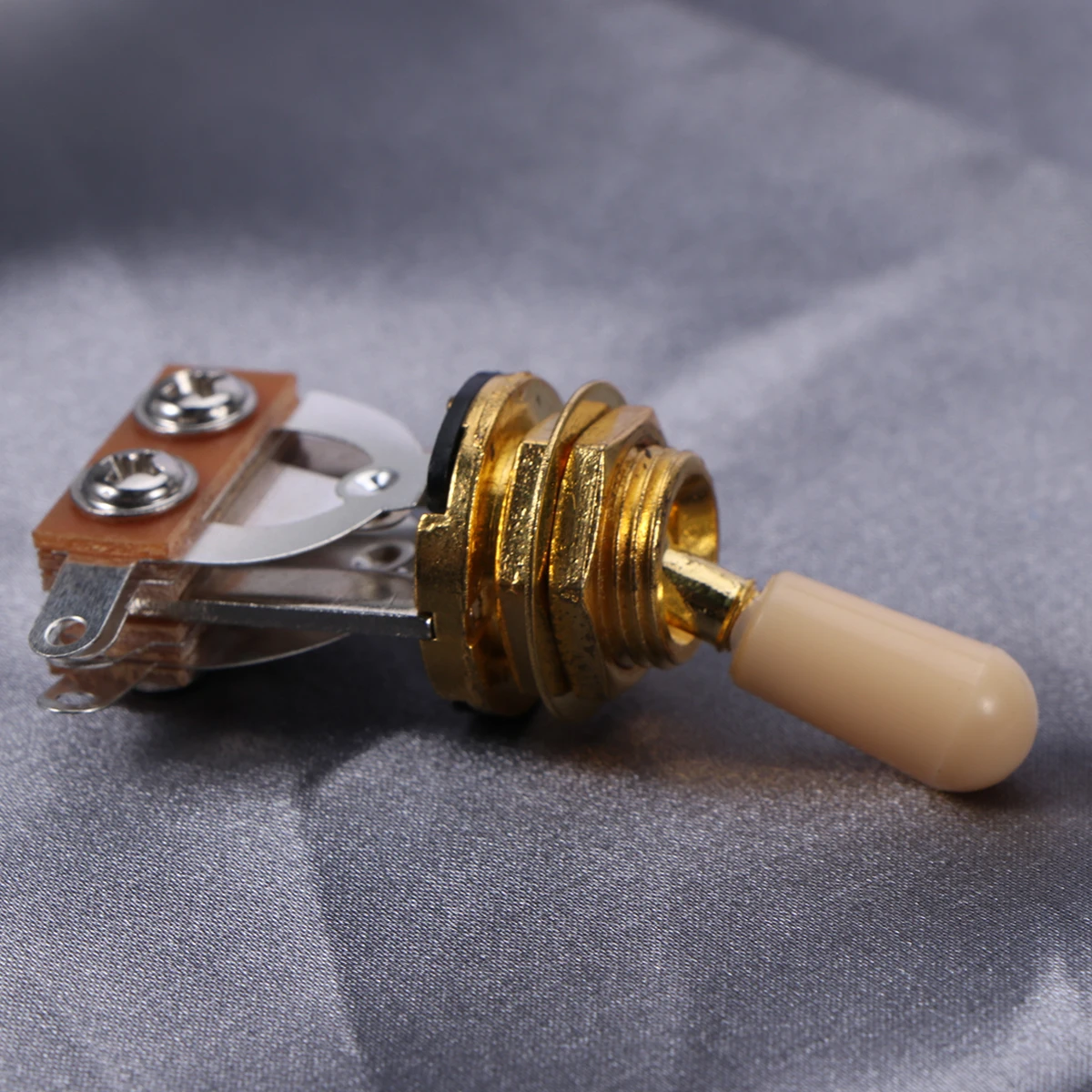 3 Way Toggle Switch Electric Guitar No Noise Great Quality 3 Way Guitar Switch Pickup Selector Style Accessories
3 Way Toggle Switch Electric Guitar No Noise Great Quality 3 Way Guitar Switch Pickup Selector Style Accessories