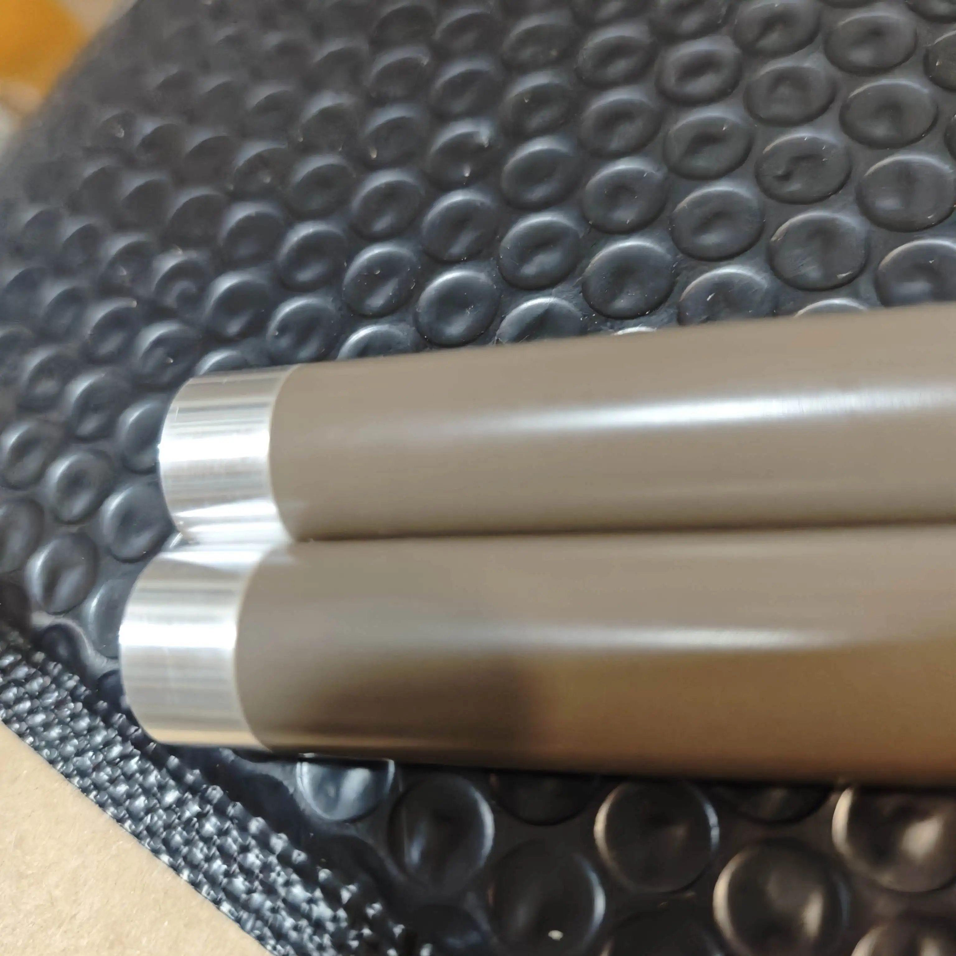 10 шт. LY3704001 LY2488001 Верхний нагревательный ролик фьюзера для Brother DCP 7055 7057 7060 HL 2130 2132 2220 2230 2240 2242 2250 2270 2280
10 шт. LY3704001 LY2488001 Верхний нагревательный ролик фьюзера для Brother DCP 7055 7057 7060 HL 2130 2132 2220 2230 2240 2242 2250 2270 2280