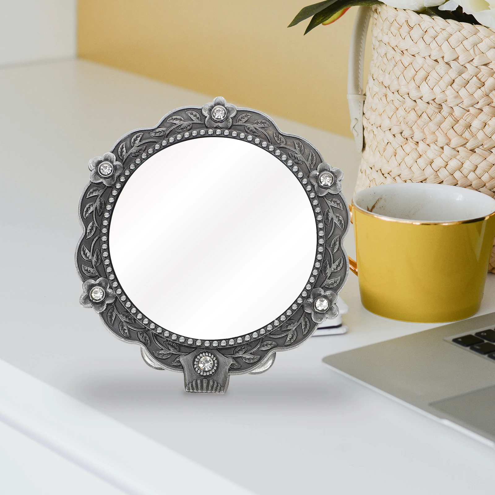 Retro Handheld Mirror Fancy Foldable Folding Vanity Mirrors Vintage Beautiful Zinc Alloy Miss
Retro Handheld Mirror Fancy Foldable Folding Vanity Mirrors Vintage Beautiful Zinc Alloy Miss