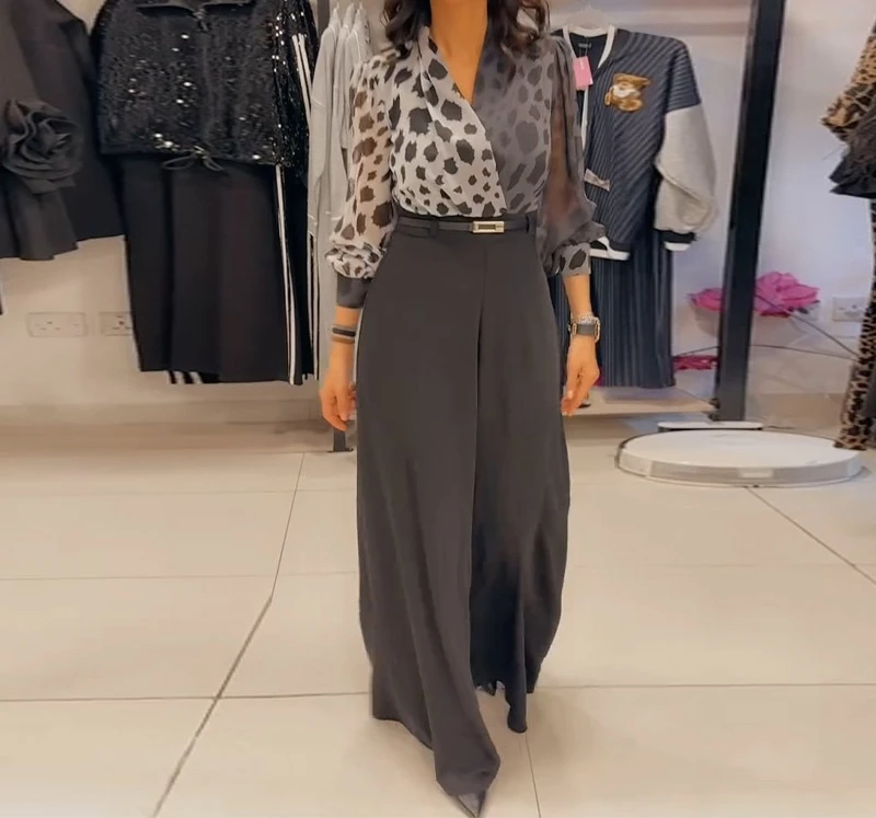 Two Piece Set for Women Streetwear 2025 Spring New Elegant and Sexy V-neck Long Sleeves Top+Printed Wide Leg Pants Suit Female
Two Piece Set for Women Streetwear 2025 Spring New Elegant and Sexy V-neck Long Sleeves Top+Printed Wide Leg Pants Suit Female