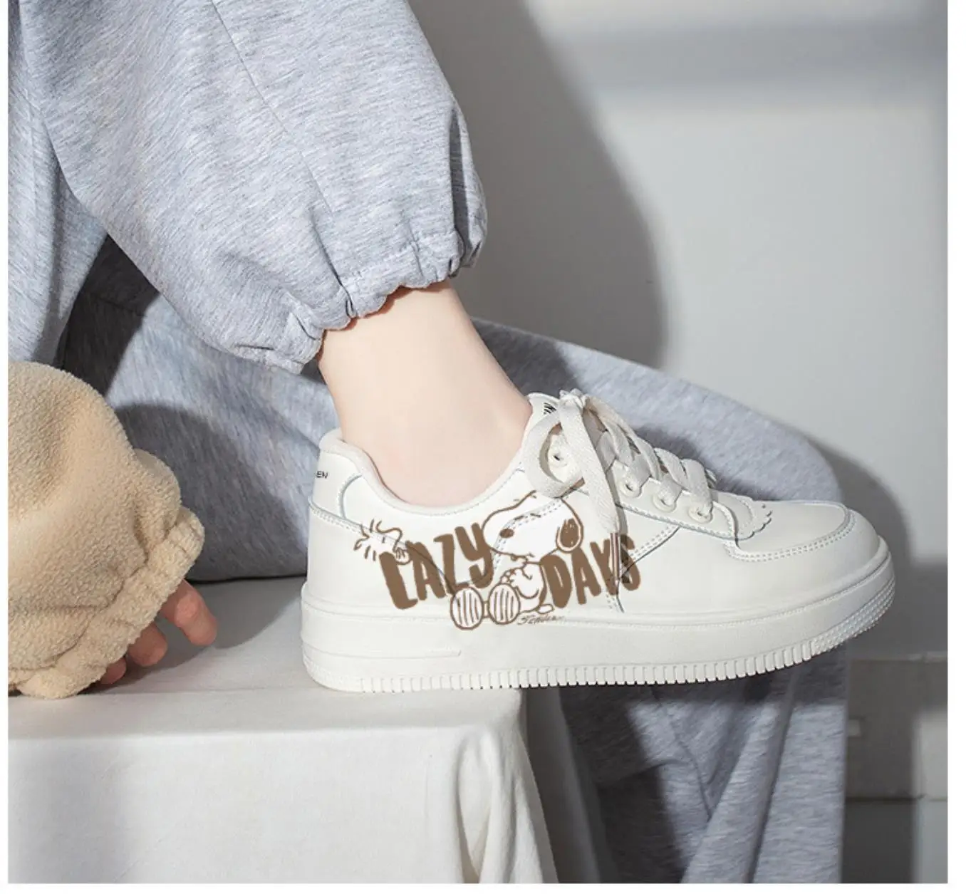 Snoopy Student Girl Board Shoes Spring Autumn and Winter New Fashion Casual Sports Shoes boy Sneakers
Snoopy Student Girl Board Shoes Spring Autumn and Winter New Fashion Casual Sports Shoes boy Sneakers