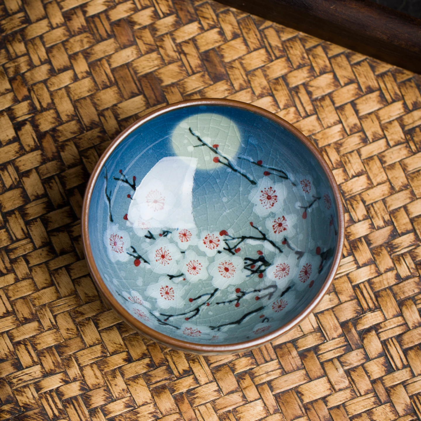 Hand-Painted Ceramic Tea Cup Jingdezhen Underglaze Sakura Snow Scene Retro Drinking Cup Traditional Chinese Style Single Cup
Hand-Painted Ceramic Tea Cup Jingdezhen Underglaze Sakura Snow Scene Retro Drinking Cup Traditional Chinese Style Single Cup