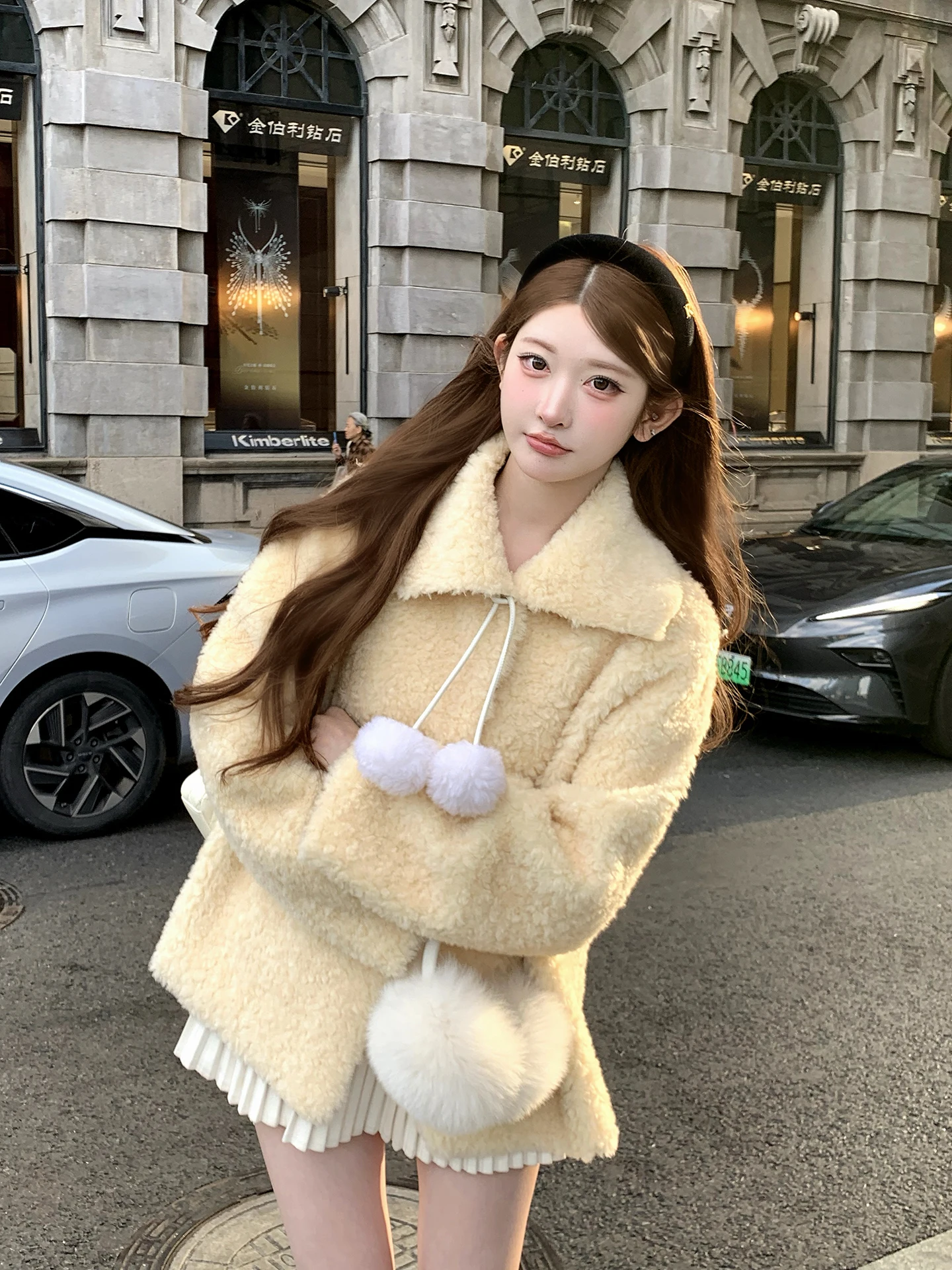 Модное пальто из овечьей шерсти для молодых женщин, комфортное и теплое, утолщенное, с длинными рукавами, в корейском стиле, бренд Lady KiKi, зима 2025
Модное пальто из овечьей шерсти для молодых женщин, комфортное и теплое, утолщенное, с длинными рукавами, в корейском стиле, бренд Lady KiKi, зима 2025