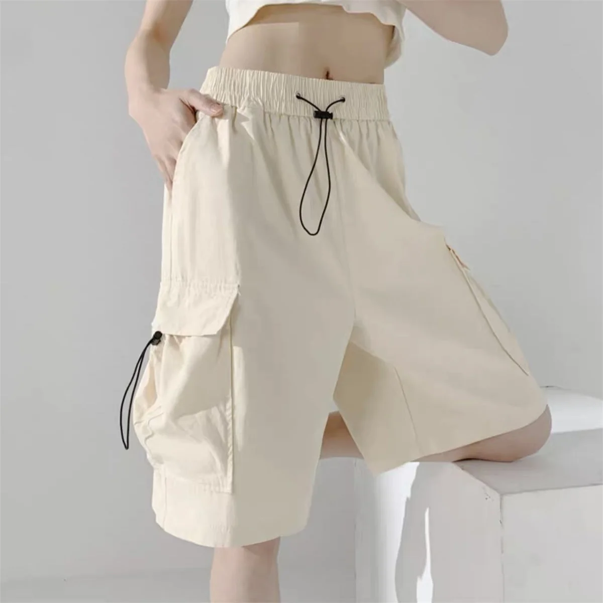 Fashion Black Couple Shorts for Men Women Summer Wide Leg Casual Shorts Outwear Boys Loose Outwear Solid Pants Men Streetwear
Fashion Black Couple Shorts for Men Women Summer Wide Leg Casual Shorts Outwear Boys Loose Outwear Solid Pants Men Streetwear