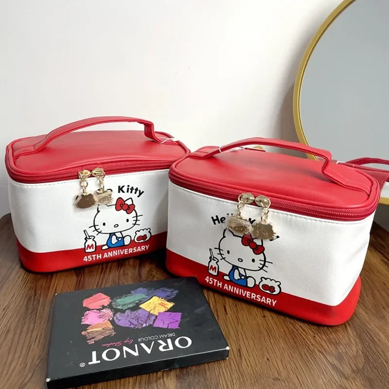 Sanrio hello kitty pu cosmetic bag 2022 new travel storage bag cartoon cute handbag wash bag cosmetic tote bag
Sanrio hello kitty pu cosmetic bag 2022 new travel storage bag cartoon cute handbag wash bag cosmetic tote bag