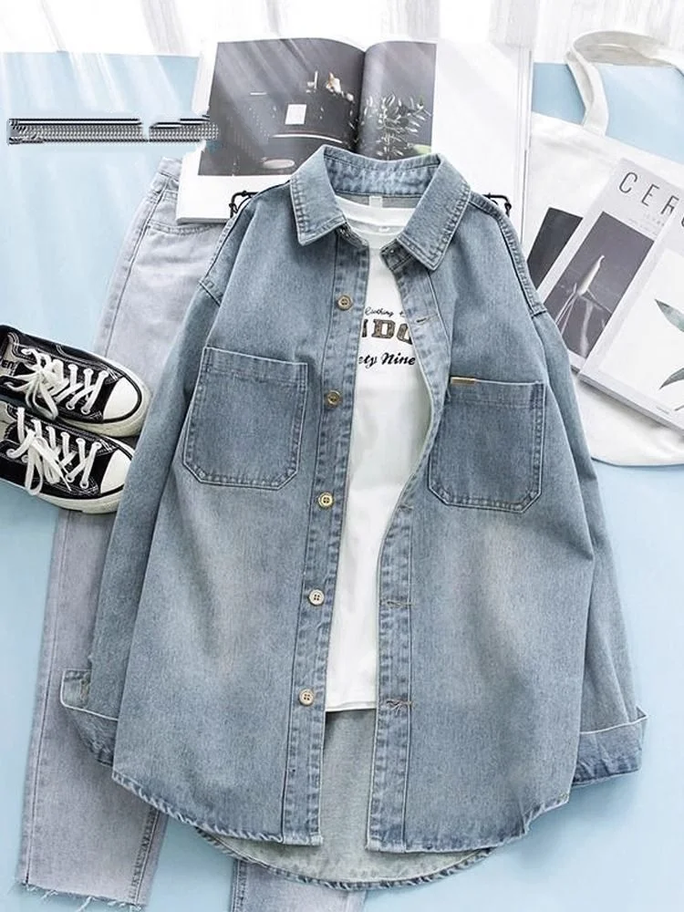 Women's Light Wash Denim Button-Down Shirt, Oversized Casual Top with Chest Pockets, Loose Long-Sleeve Layering Blouse
Women's Light Wash Denim Button-Down Shirt, Oversized Casual Top with Chest Pockets, Loose Long-Sleeve Layering Blouse