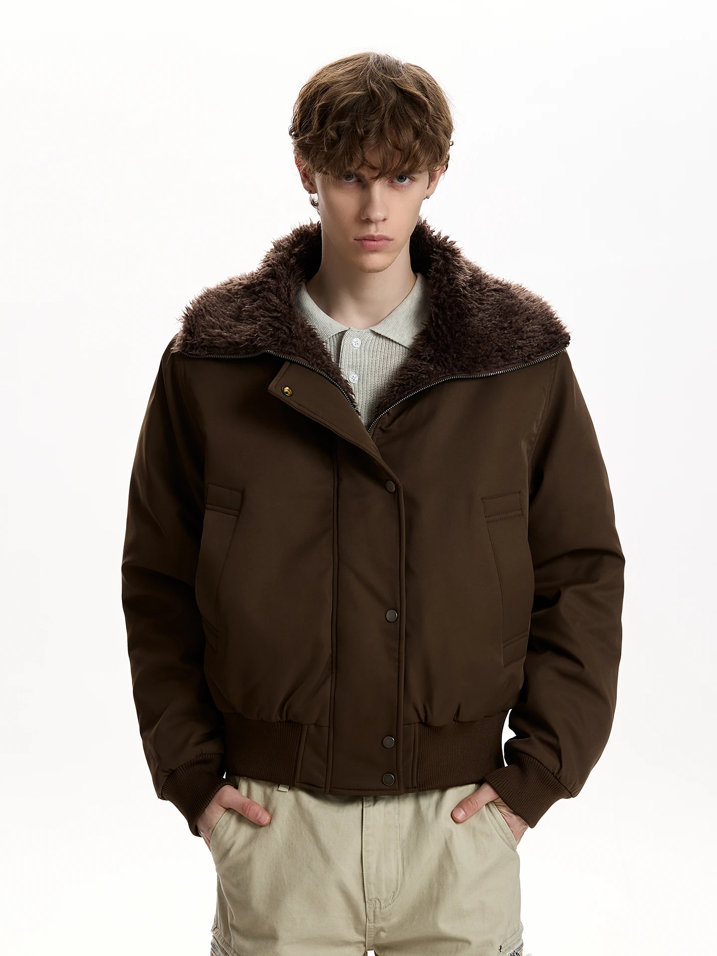 a PUEE American Retro Bomber Jaet with Fur Collar ort Thi Warm Winter Coat Youth ular Loose Fit Polyester Fiber
a PUEE American Retro Bomber Jaet with Fur Collar ort Thi Warm Winter Coat Youth ular Loose Fit Polyester Fiber