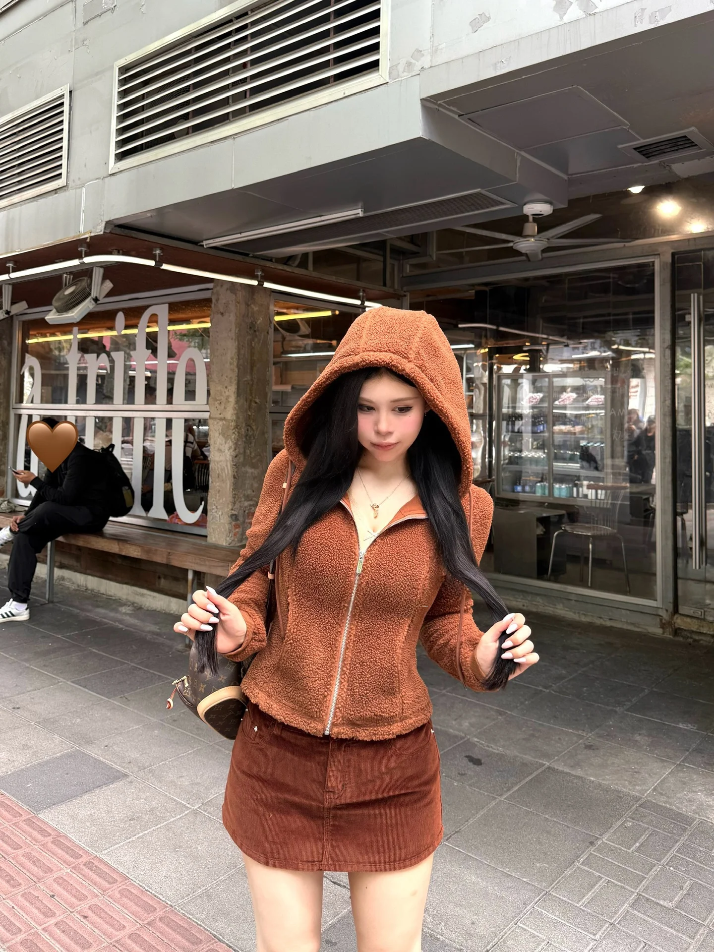 Casual Sle ort Lamb Fur Jaet Women's Plump Micro Furry Hat Coat Warm Cotton Material Long Sve Zipper Closure China Made
Casual Sle ort Lamb Fur Jaet Women's Plump Micro Furry Hat Coat Warm Cotton Material Long Sve Zipper Closure China Made