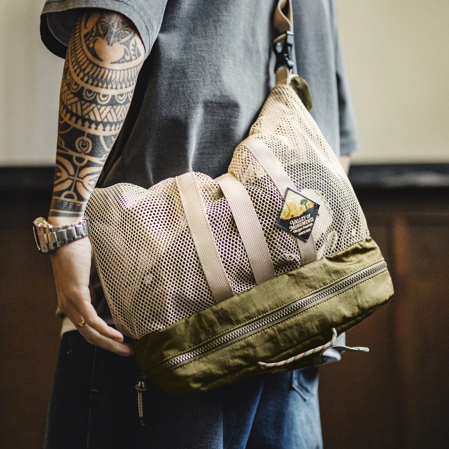 Maden Men's American Workwear Multi Fishing Bag Foldable 2-in-1 Crossbody Tote Large Capacity Outdoor Casual Messenger Bag
Maden Men's American Workwear Multi Fishing Bag Foldable 2-in-1 Crossbody Tote Large Capacity Outdoor Casual Messenger Bag