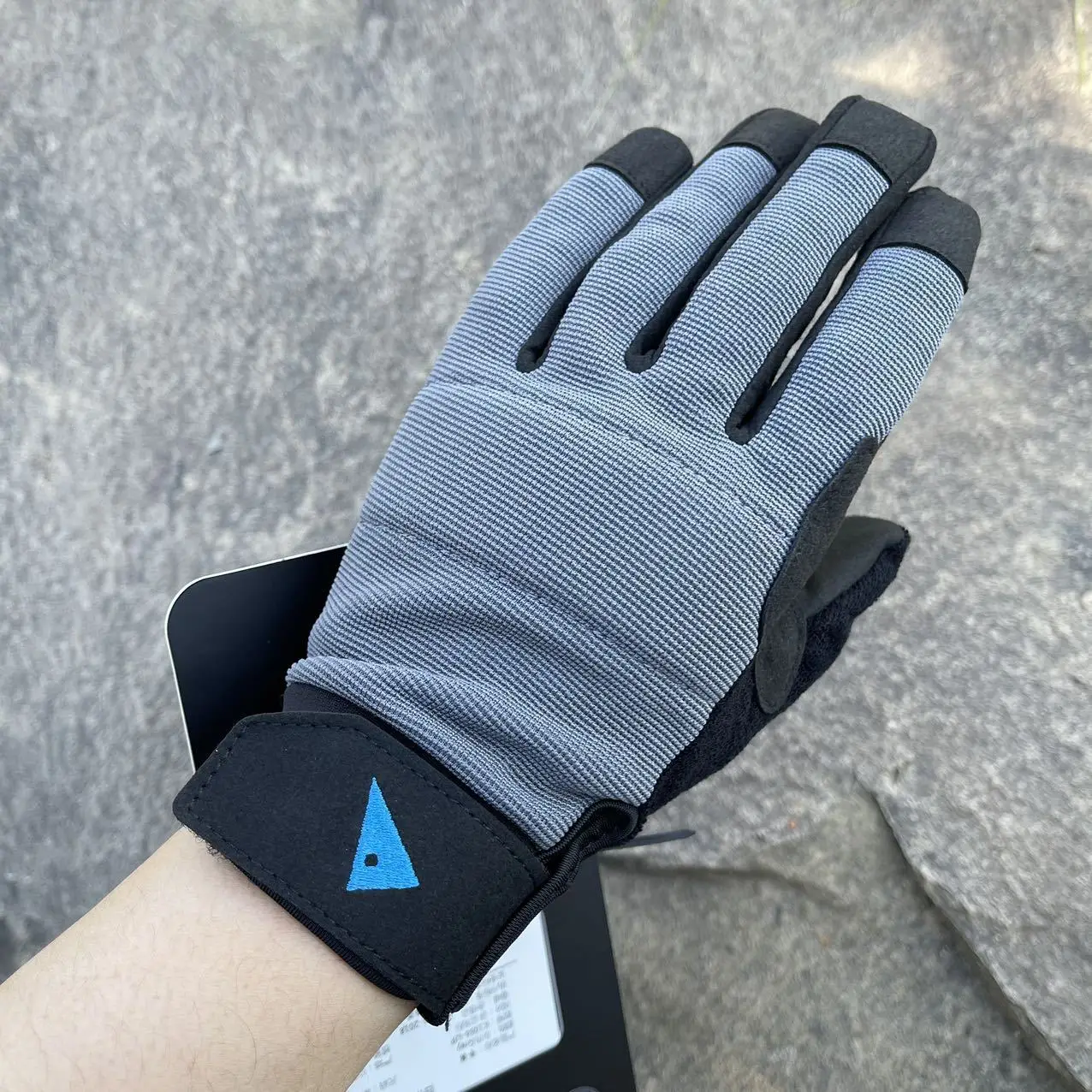Touchscreen Winter Gloves, Unisex Thermal Gloves, Non‑slip Hiking Gloves, Couple Outdoor Gloves, Full Finger Climbing Gloves
Touchscreen Winter Gloves, Unisex Thermal Gloves, Non‑slip Hiking Gloves, Couple Outdoor Gloves, Full Finger Climbing Gloves