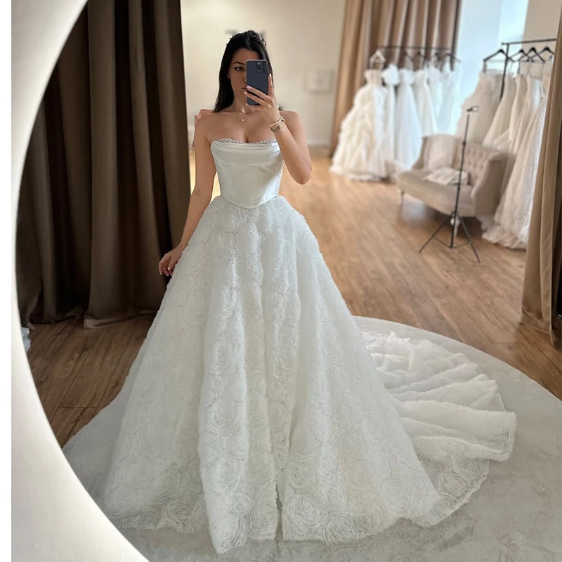 Exquisite Wedding Dress Satin With Bead Embroidered Lace A-Line Ball Gown Strapless Sleeveless Customized Bride Vestido De Novia
Exquisite Wedding Dress Satin With Bead Embroidered Lace A-Line Ball Gown Strapless Sleeveless Customized Bride Vestido De Novia