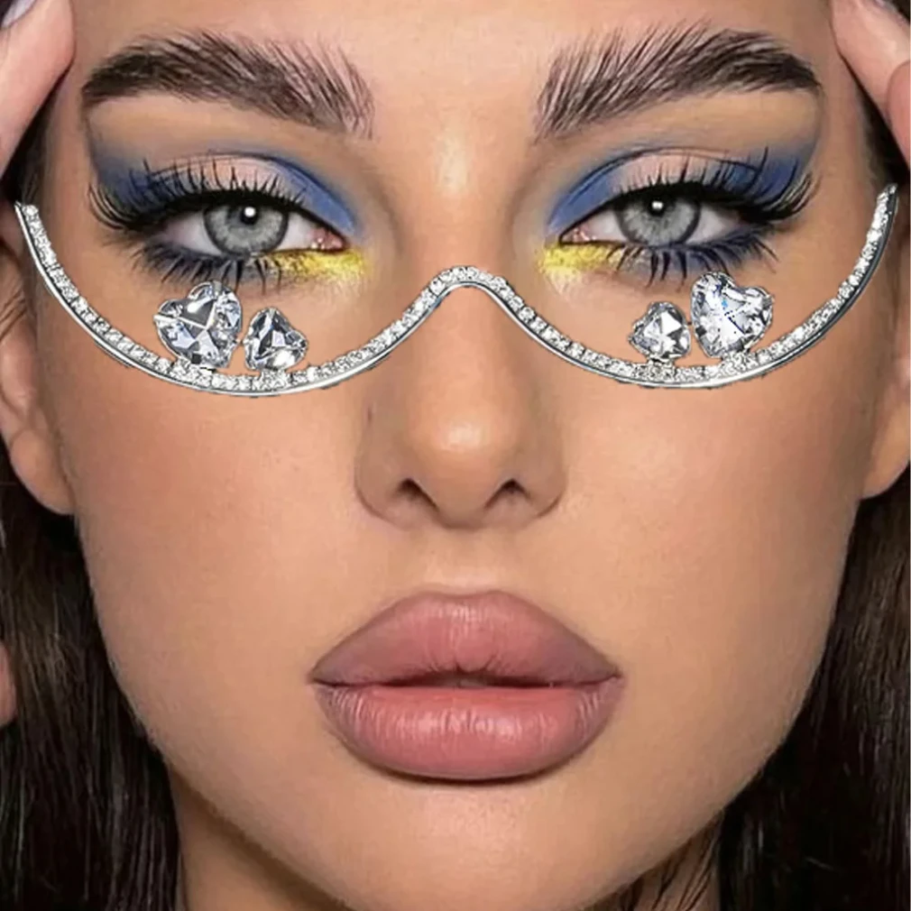 Дизайнерские роскошные оправы для очков со стразами и двойным сердцем, модный аксессуар для женщин Y2K, косплей, танцевальные украшения для лица 2025
Дизайнерские роскошные оправы для очков со стразами и двойным сердцем, модный аксессуар для женщин Y2K, косплей, танцевальные украшения для лица 2025