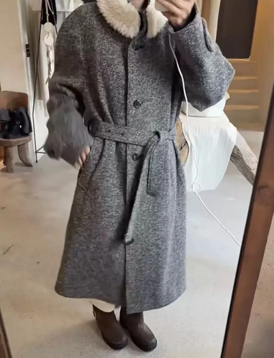 Твидовое пальто Ele со съемным меховым воротником и поясом. Универсальная модная женская верхняя одежда для поездок на работу и выше.
Твидовое пальто Ele со съемным меховым воротником и поясом. Универсальная модная женская верхняя одежда для поездок на работу и выше.