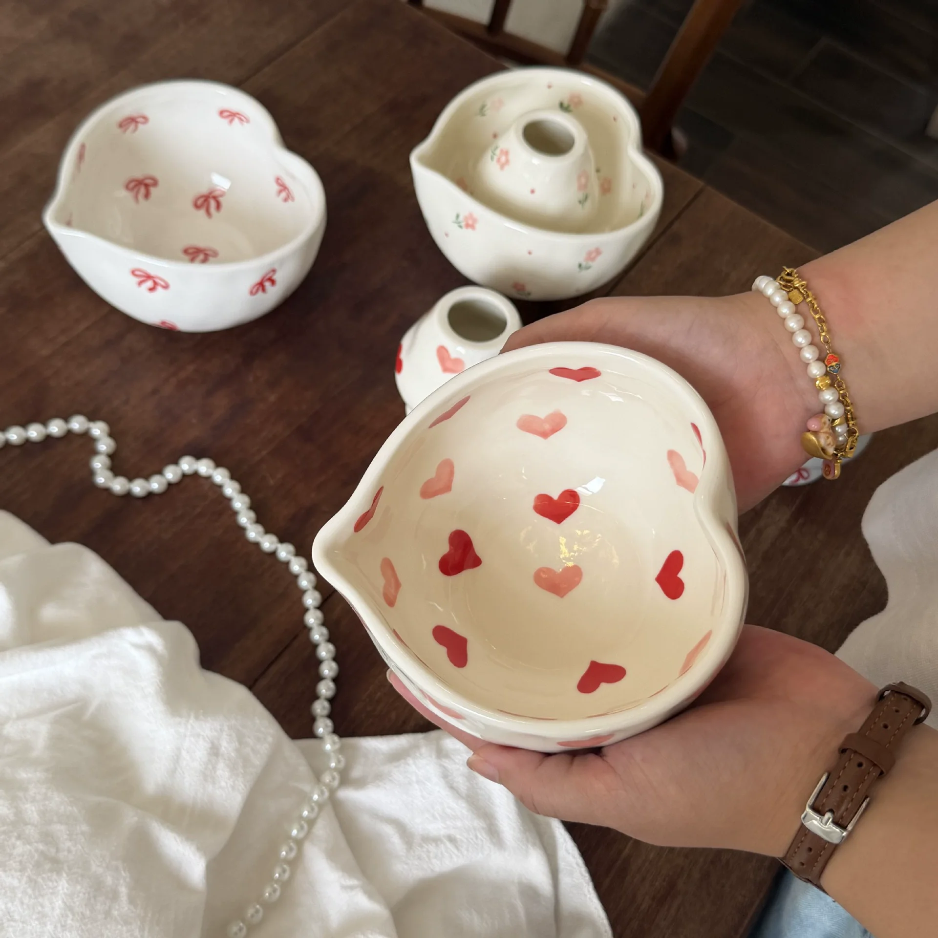 2PCS Heart Decal Ceramic Matcha Set, Cute Matcha Set Includes Matcha Bowl, Matcha Whisk and Holder
2PCS Heart Decal Ceramic Matcha Set, Cute Matcha Set Includes Matcha Bowl, Matcha Whisk and Holder