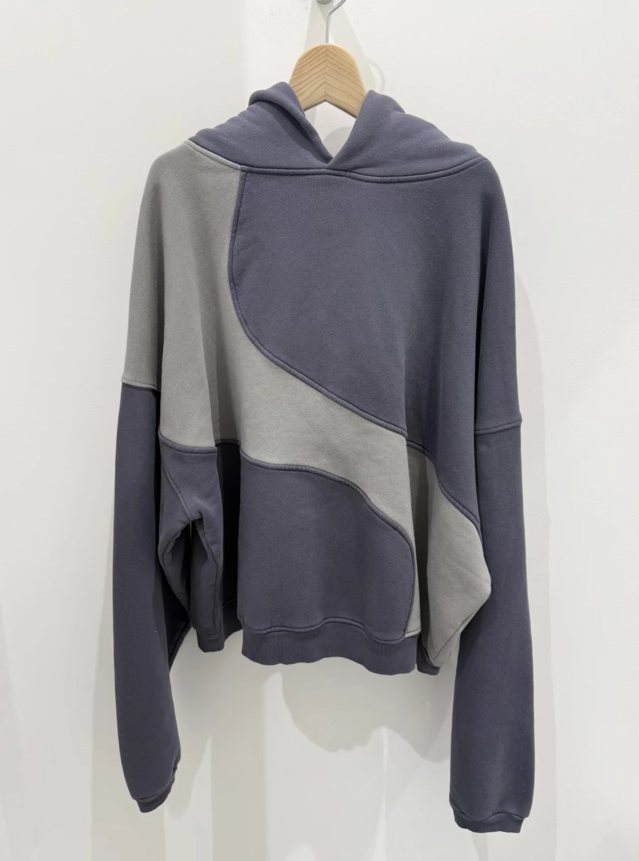 2026 ERL Color Blocking Women Men Hooded Sweatshirts Hoodies Vintage Oversize Men Casual Cotton Hoodie Pullover
2026 ERL Color Blocking Women Men Hooded Sweatshirts Hoodies Vintage Oversize Men Casual Cotton Hoodie Pullover