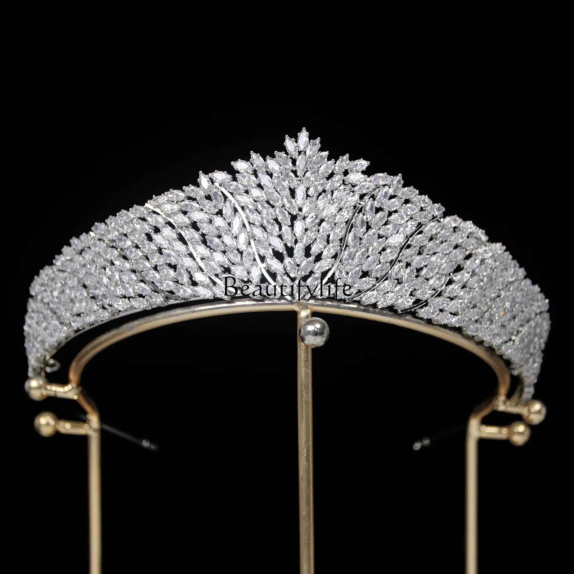 Metal electroplating with diamond crown European and American zircon bridal crown headgear wedding hair accessories
Metal electroplating with diamond crown European and American zircon bridal crown headgear wedding hair accessories
