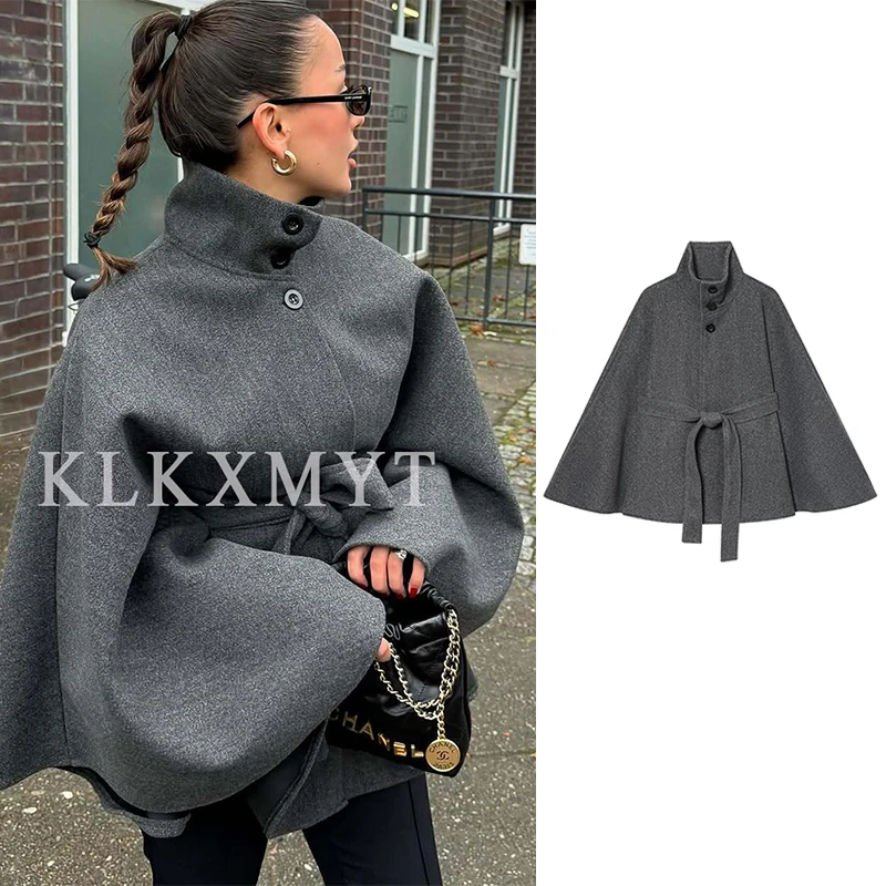 Women Cape Jacket 2025 Autumn New Fashion Bat Costume Loose Leisure Poncho Coat Elegant Hight Street Women Cloak
Women Cape Jacket 2025 Autumn New Fashion Bat Costume Loose Leisure Poncho Coat Elegant Hight Street Women Cloak 