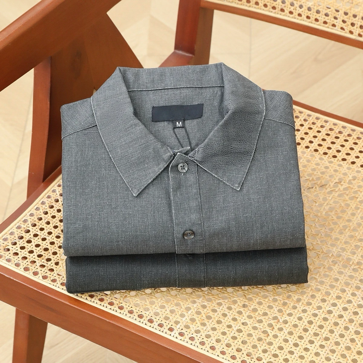 Silk Long Sleeve Shirt Men's Vintage Huntwear Stand Collar Spring New Style Breathable Standard Fit Youth Casual Pure Color
Silk Long Sleeve Shirt Men's Vintage Huntwear Stand Collar Spring New Style Breathable Standard Fit Youth Casual Pure Color