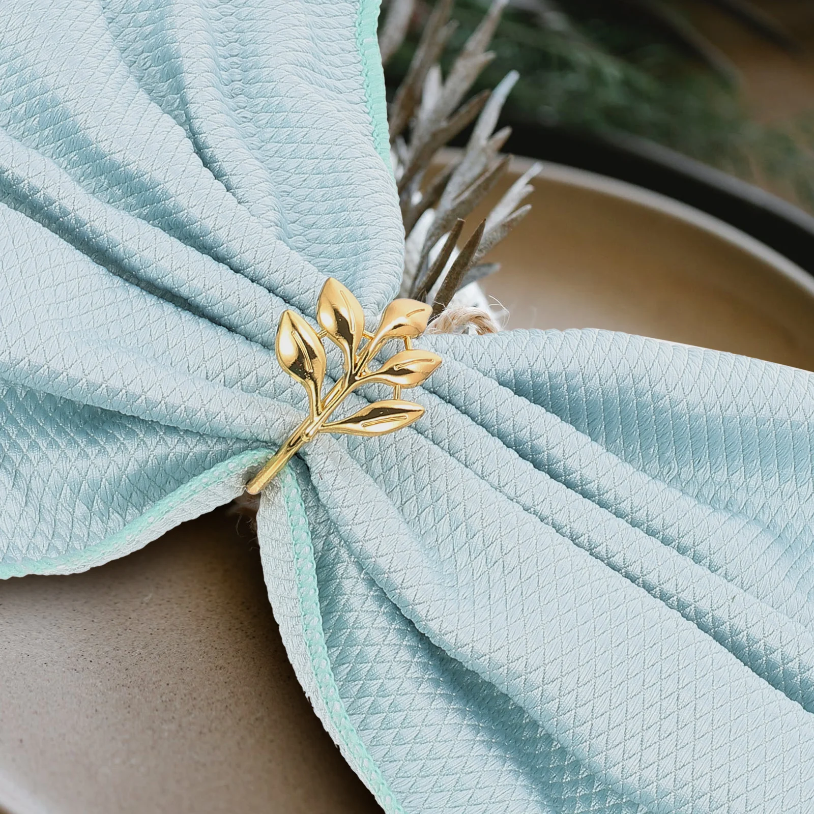 15pcs Napkin Rings Stylish Leaf Napkin Buckles Elegant Decorative Clasps For Party Hotel Dining Table Decoration Bright Color
15pcs Napkin Rings Stylish Leaf Napkin Buckles Elegant Decorative Clasps For Party Hotel Dining Table Decoration Bright Color