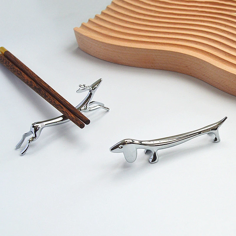 Metal Cutlery Rack, Deer-shaped Chopstick Rest, Zinc Alloy Chopstick Rest, Tableware, Home And Kitchen Accessories Rack
Metal Cutlery Rack, Deer-shaped Chopstick Rest, Zinc Alloy Chopstick Rest, Tableware, Home And Kitchen Accessories Rack