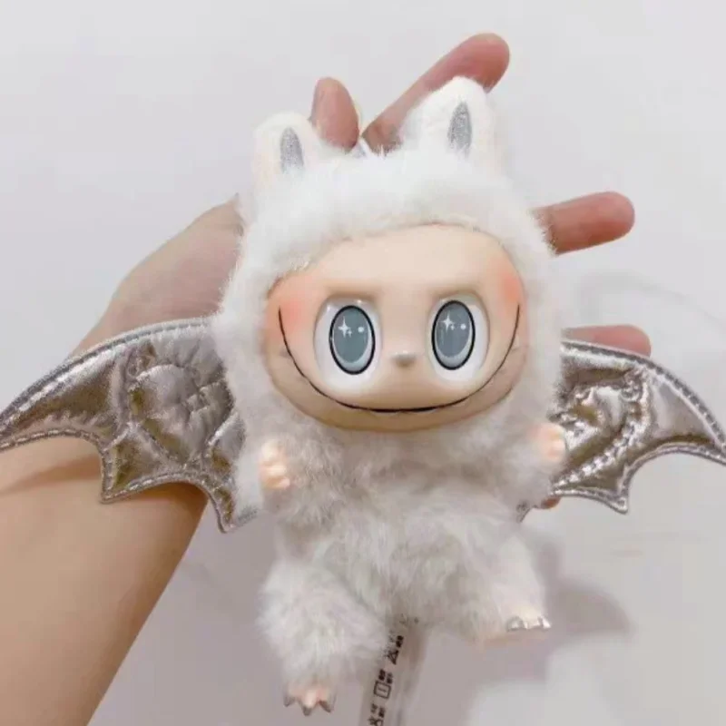 Monster Labubu Zimomo Angel Series, креативная сменная кукла, фигурка «сделай сам», виниловая подвеска, модель куклы, игрушка, ремонт, игрушка, детский день рождения
Monster Labubu Zimomo Angel Series, креативная сменная кукла, фигурка «сделай сам», виниловая подвеска, модель куклы, игрушка, ремонт, игрушка, детский день рождения