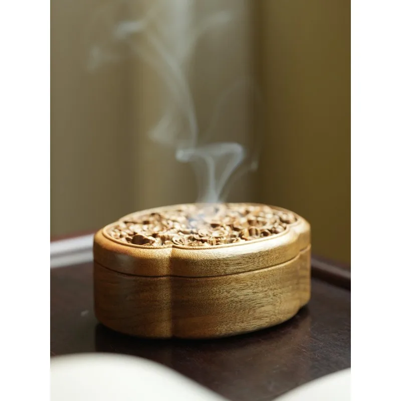 Golden nanmu jewelry box storage box Chinese solid wood high-end lying incense box
Golden nanmu jewelry box storage box Chinese solid wood high-end lying incense box