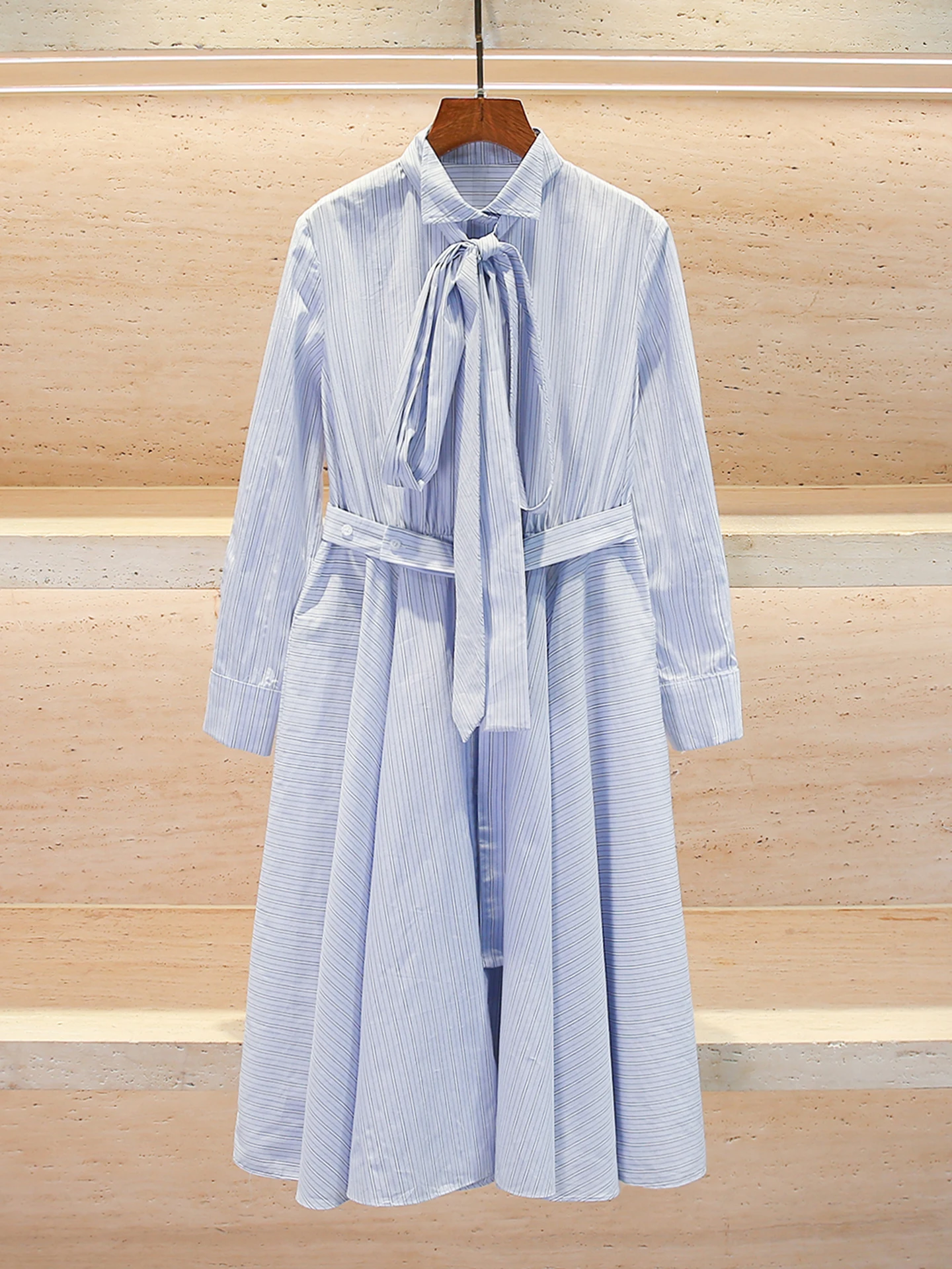 Spring 2026 Women's irt Dr with Bow Tie Striped French Sle mid Waist Soft Fabric Long Sve Button Closure Loose Fit
Spring 2026 Women's irt Dr with Bow Tie Striped French Sle mid Waist Soft Fabric Long Sve Button Closure Loose Fit