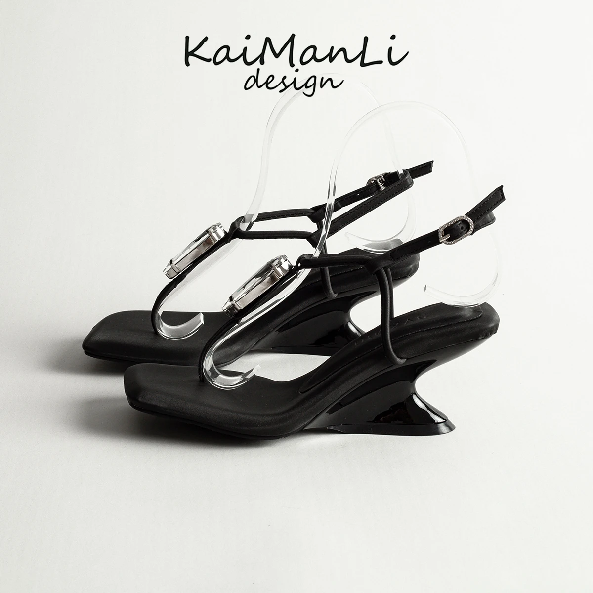 Retro Rhinestone Wedge Sandals Women's Summer Outdoor Gentle Match Skirts Square Head Toe High Heels Comfortable Breathable
Retro Rhinestone Wedge Sandals Women's Summer Outdoor Gentle Match Skirts Square Head Toe High Heels Comfortable Breathable