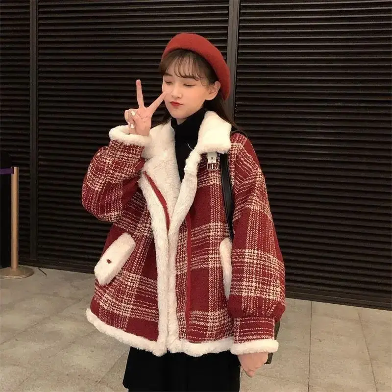 Winter/season Korean-Style Versatile Down-Filled Thick and Warm Coat for Women, Loose and Slim-Fitting Casual Outerwear
Winter/season Korean-Style Versatile Down-Filled Thick and Warm Coat for Women, Loose and Slim-Fitting Casual Outerwear
