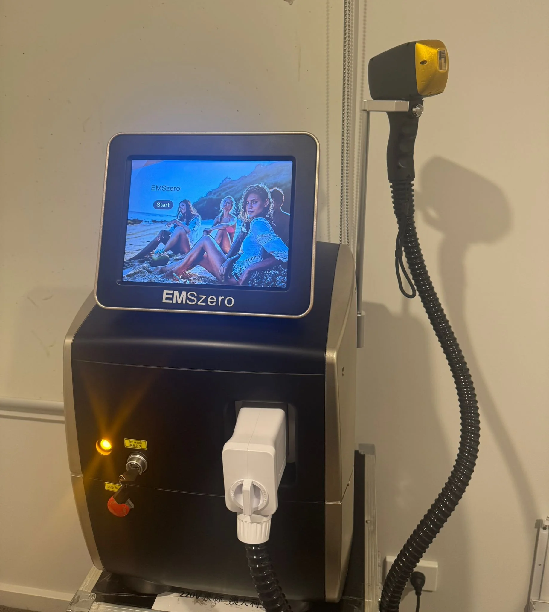 4000W proTitanium Ice Platinum Freezing point painless Alexandrit 755 808 1064nm Machine Painless laser Hair Removal Machine
4000W proTitanium Ice Platinum Freezing point painless Alexandrit 755 808 1064nm Machine Painless laser Hair Removal Machine