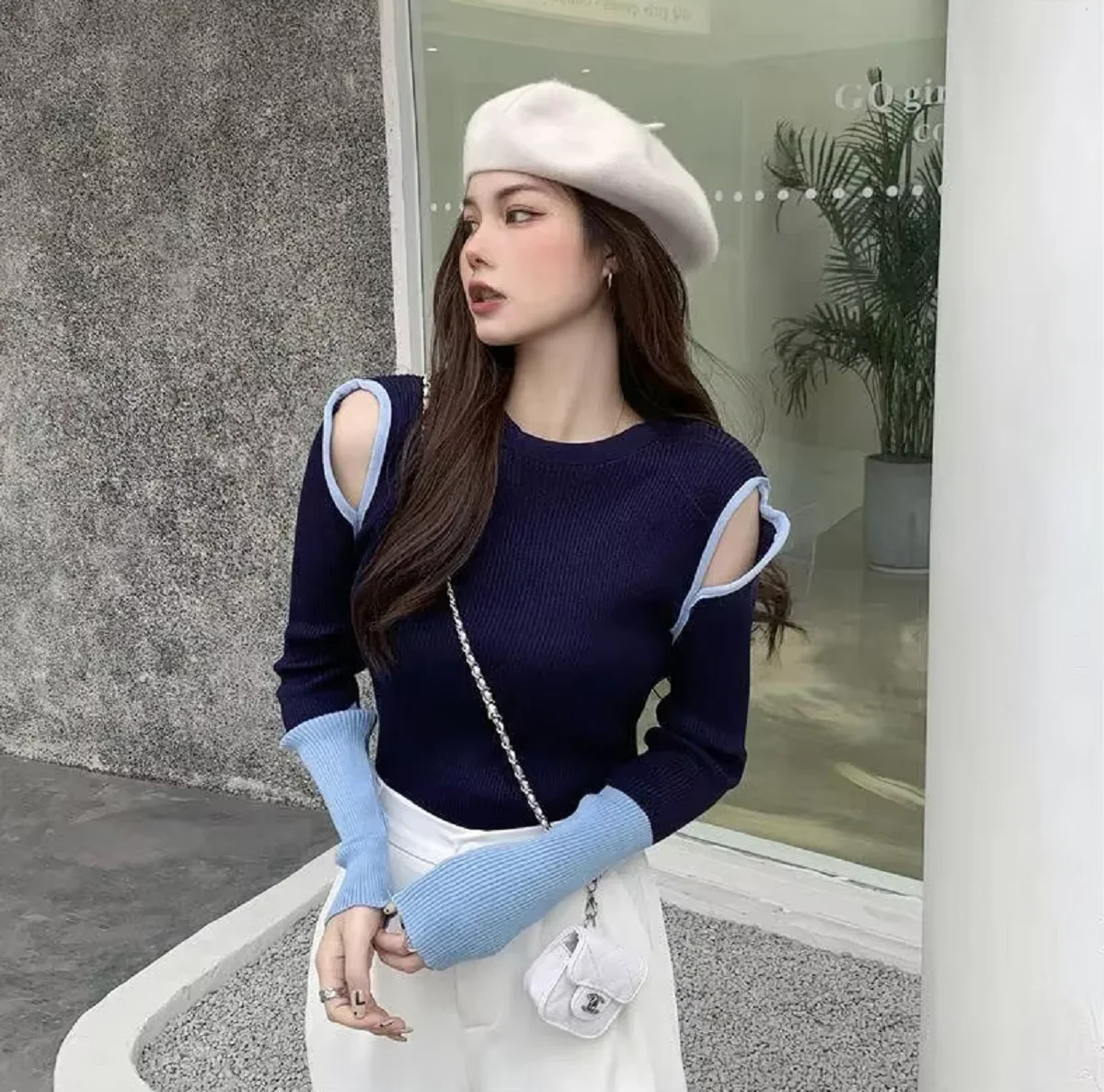 Off-Shoulder Knitted Sweater Round Neck Women Autumn Winter Short Hollow Design Slim Pullover Long-Sleeved Bottoming Shirt Top
Off-Shoulder Knitted Sweater Round Neck Women Autumn Winter Short Hollow Design Slim Pullover Long-Sleeved Bottoming Shirt Top