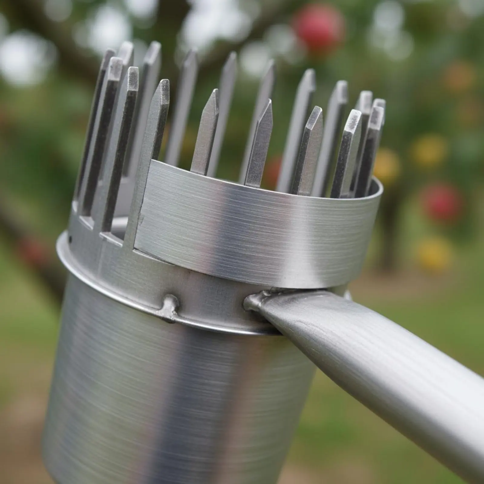 Jujube Picker Tool Hand Protection Date Picking Catcher Fruit Harvesting Rake Harvesting Container for Farmers
Jujube Picker Tool Hand Protection Date Picking Catcher Fruit Harvesting Rake Harvesting Container for Farmers