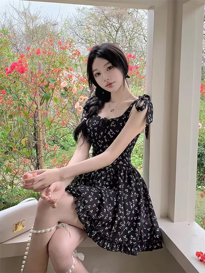 Women Dress Summer Black Floral Vintage Casual Short Dress Beach Holiday Sexy Backless Spaghetti Strap Dress Vestidos
Women Dress Summer Black Floral Vintage Casual Short Dress Beach Holiday Sexy Backless Spaghetti Strap Dress Vestidos