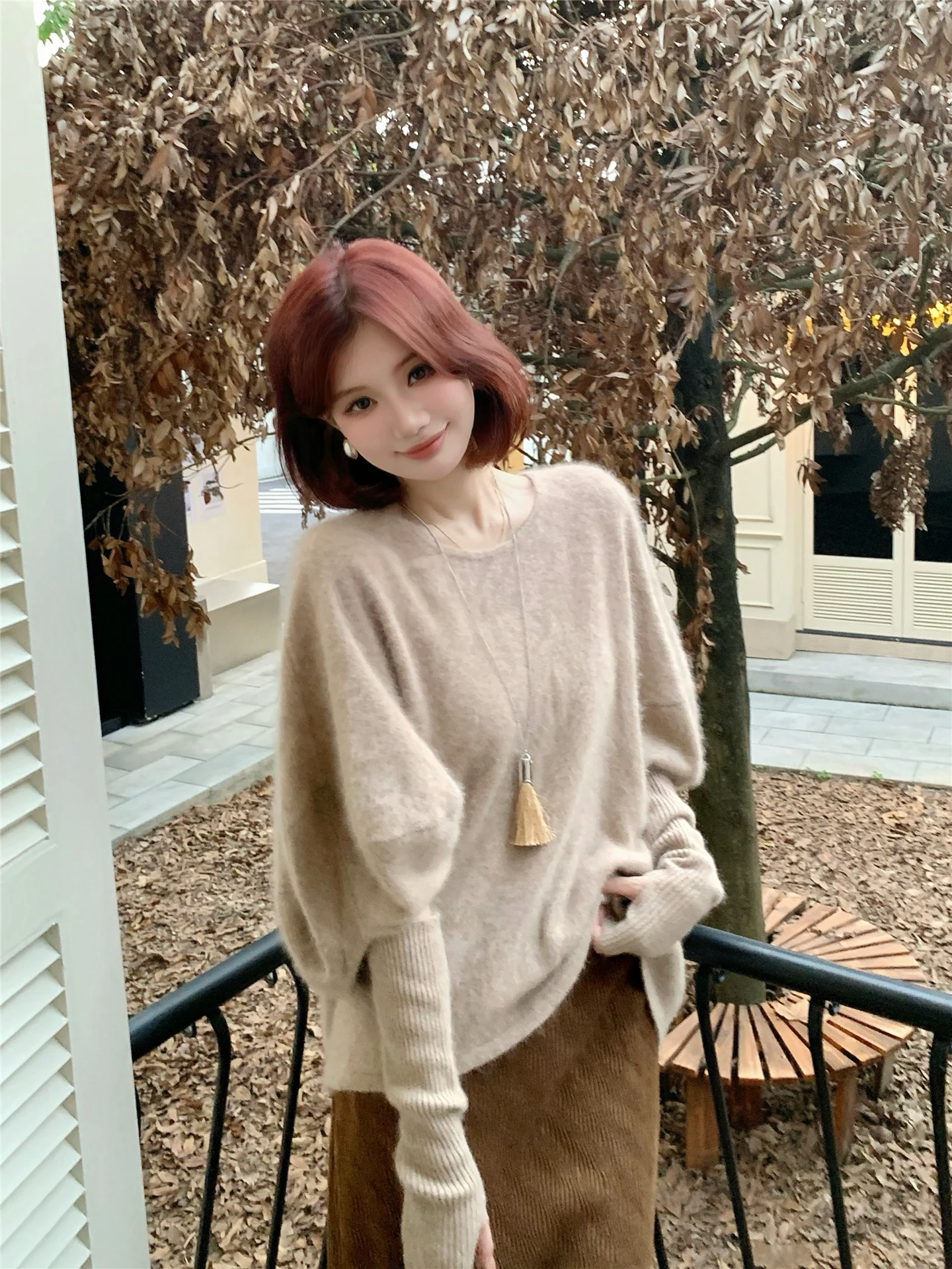 Romantic Sle Loose Fit Women's Knitted Sweater 00% Wool with Sve Covers Cheese Theme Casual Wear V-Ne Warmth Added
Romantic Sle Loose Fit Women's Knitted Sweater 00% Wool with Sve Covers Cheese Theme Casual Wear V-Ne Warmth Added