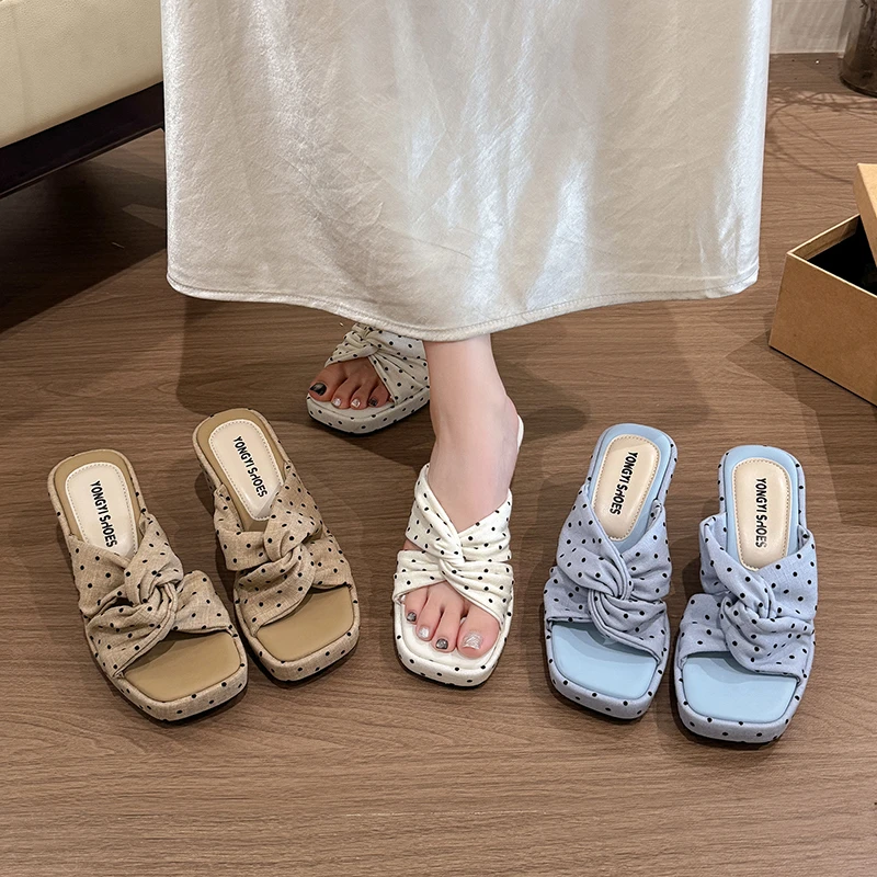 Polka Dot Summer New Women Slippers Concise Thick Heel Dress Shoes Outdoor Height Increase Open Toe Vacation Slides Shoes
Polka Dot Summer New Women Slippers Concise Thick Heel Dress Shoes Outdoor Height Increase Open Toe Vacation Slides Shoes
