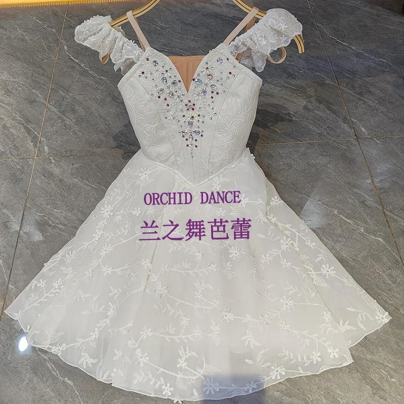 BT2507092 Высокое качество, индивидуальный размер, детская одежда для балета и танцев для девочек, белое длинное романтическое платье-пачка для девочек
BT2507092 Высокое качество, индивидуальный размер, детская одежда для балета и танцев для девочек, белое длинное романтическое платье-пачка для девочек