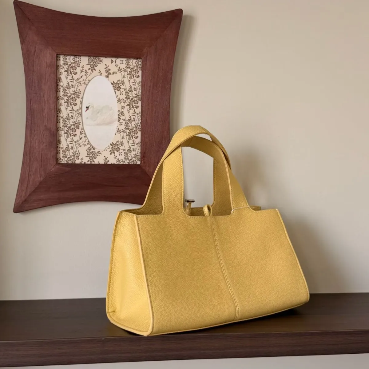 FIRMRANCH 2026 Summer Stylish Top Grain Cowhide Leather Handheld Briefcase Commuter Handbag Horizontal Square Tote Bag For Women
FIRMRANCH 2026 Summer Stylish Top Grain Cowhide Leather Handheld Briefcase Commuter Handbag Horizontal Square Tote Bag For Women