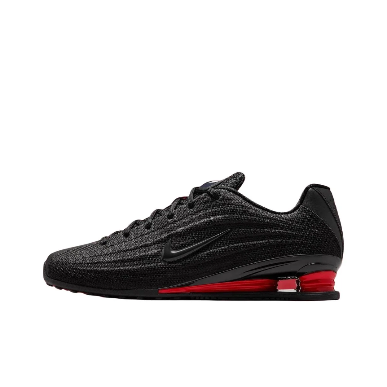 Повседневная обувь Nike SHOX Z женская черная красная HQ7540-002
Повседневная обувь Nike SHOX Z женская черная красная HQ7540-002