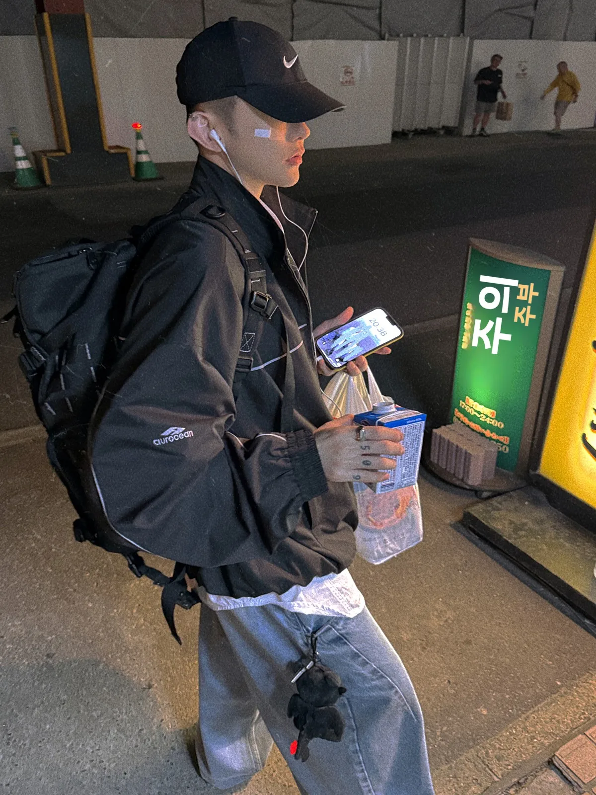 Aurocean Retro Sport Jaet Loose Version Color Blo Long Sve Polyester Fiber Youth Men's Autumn Outerwear
Aurocean Retro Sport Jaet Loose Version Color Blo Long Sve Polyester Fiber Youth Men's Autumn Outerwear