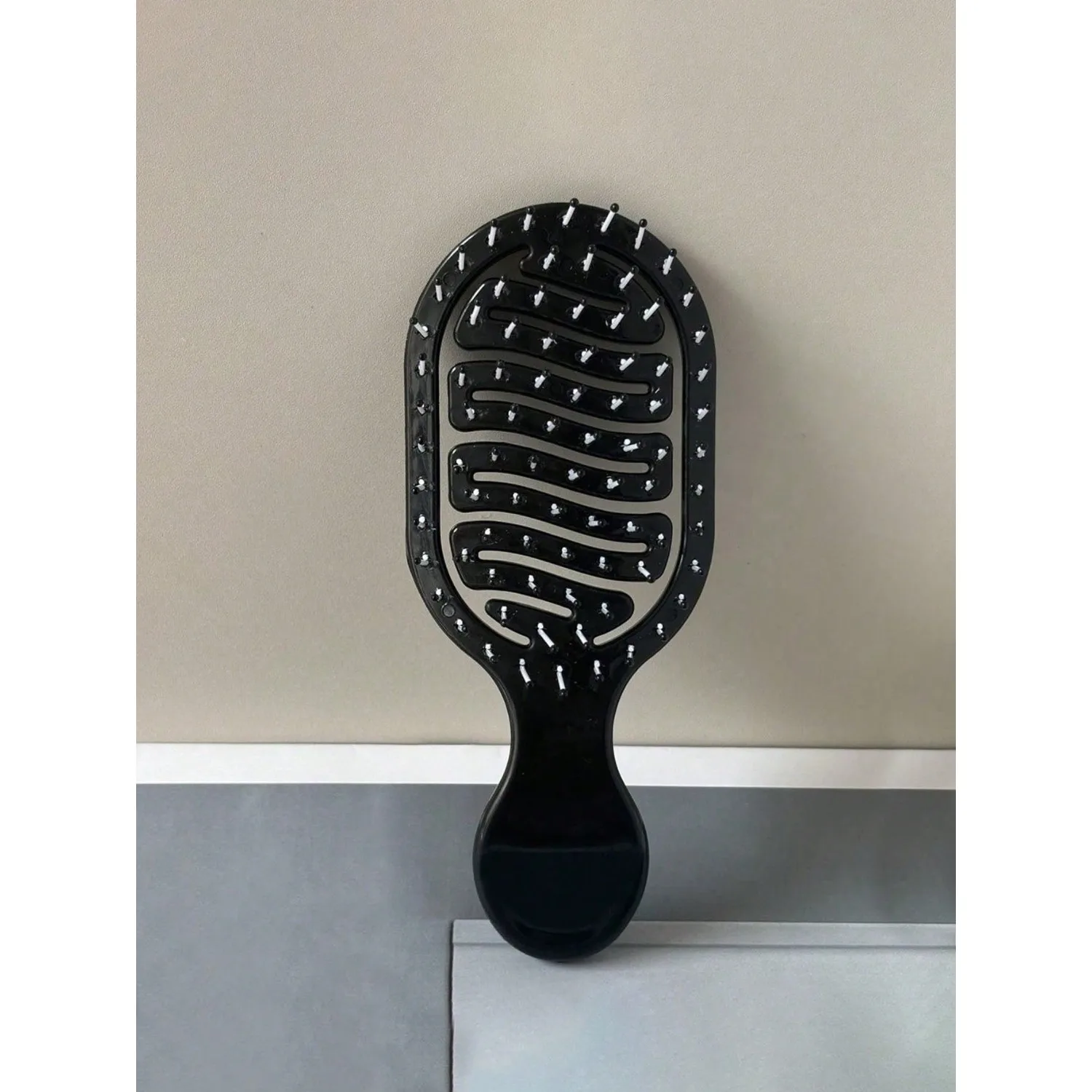 1pc Mini Black Air Cushion Comb, Hair Brush, Comb, Hairstyling Tool, Hairstyling Product And Accessory, Suitable For Both Men And Women, Essential For Salon, Beauty, Travel, Multi-Functional Detangling Comb, Suitable For Dry And Wet Hair, All Hair Types,
1pc Mini Black Air Cushion Comb, Hair Brush, Comb, Hairstyling Tool, Hairstyling Product And Accessory, Suitable For Both Men And Women, Essential For Salon, Beauty, Travel, Multi-Functional Detangling Comb, Suitable For Dry And Wet Hair, All Hair Types,