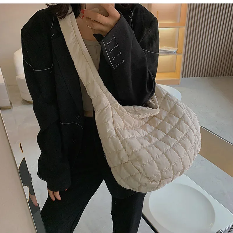 Large Capacity Big Shoulder Crossbody Bags for Women Space Cotton Nylon Handbag Female Casual Totes Feather Padded Shopping Bags
Large Capacity Big Shoulder Crossbody Bags for Women Space Cotton Nylon Handbag Female Casual Totes Feather Padded Shopping Bags