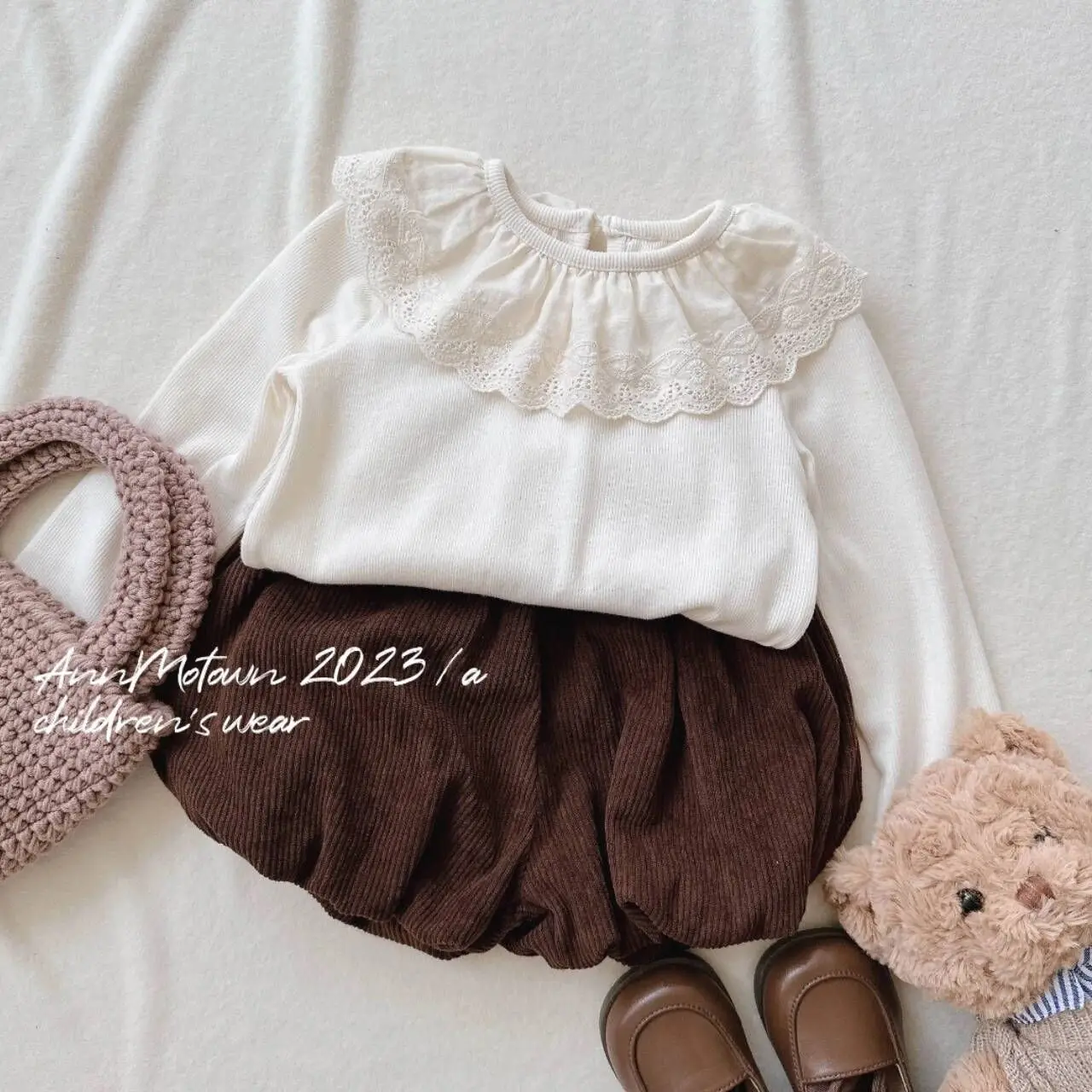 Korean Style Children's Clothing Spring Autumn 2025 New Item Lapel Lace Bottom Shirt Korean Style Western-style Top Fashion
Korean Style Children's Clothing Spring Autumn 2025 New Item Lapel Lace Bottom Shirt Korean Style Western-style Top Fashion