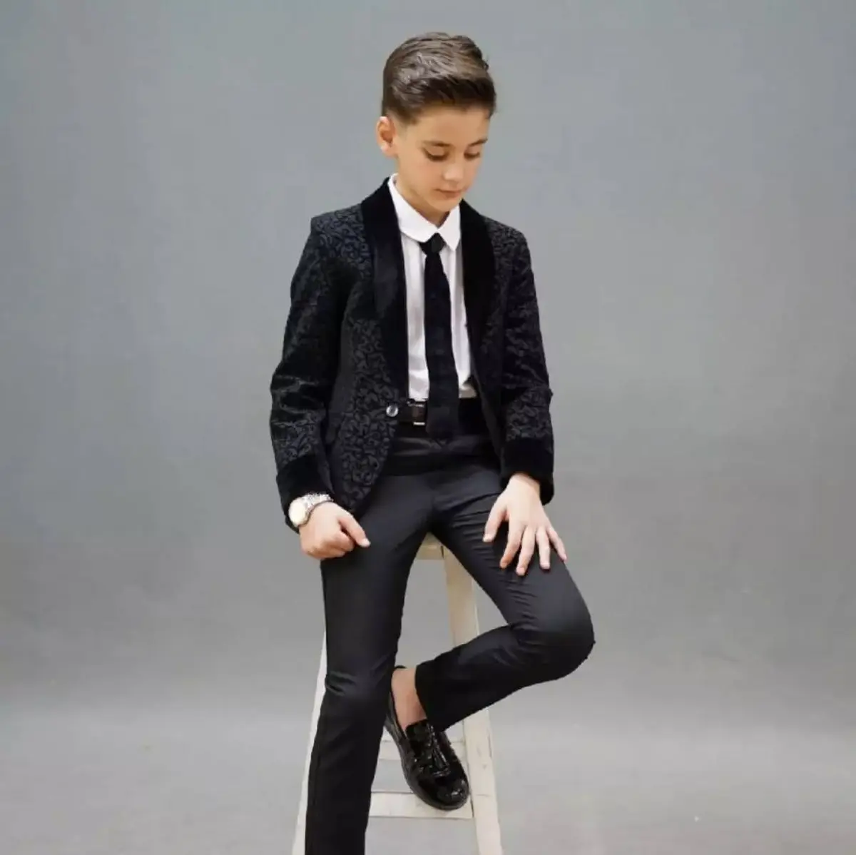 White Black Boys Suit Set 2 Piece Wedding Tuxedo for Kids Jacket Pant Cotton Blazer 2-16 Years Formal Party Suit Customized
White Black Boys Suit Set 2 Piece Wedding Tuxedo for Kids Jacket Pant Cotton Blazer 2-16 Years Formal Party Suit Customized